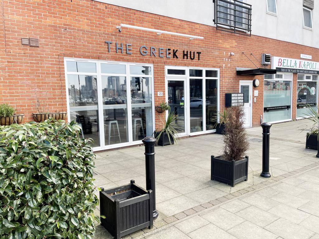 Lot: 90 - LEASEHOLD COMMERCIAL INVESTMENT - 